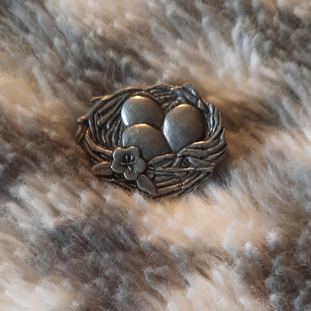 Ladies Pewter Birds In Bloom Brooch